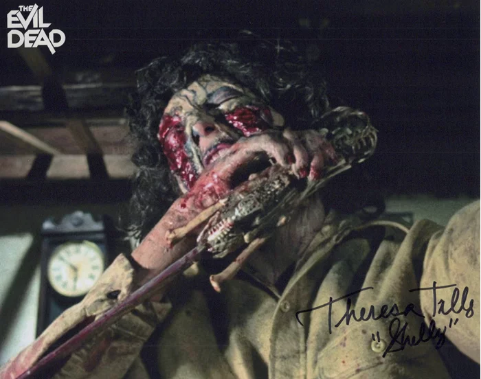 Theresa Tilly autograph