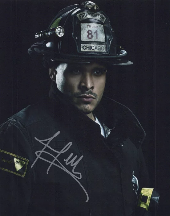 Joe Minoso autograph