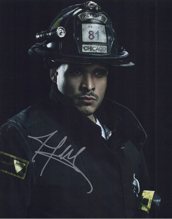 Joe Minoso autograph