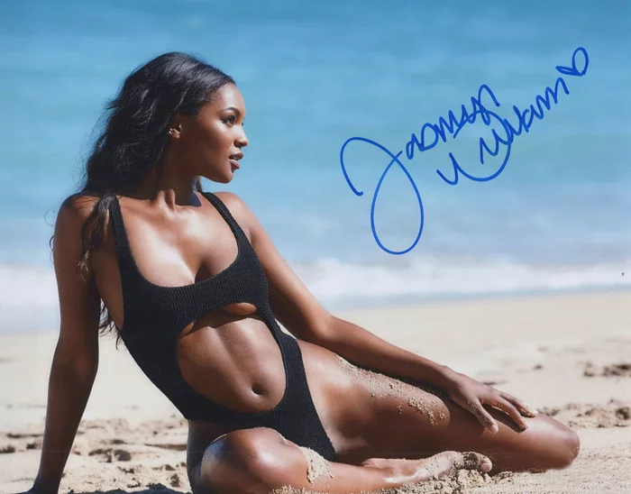Jasmyn Wilkins autograph
