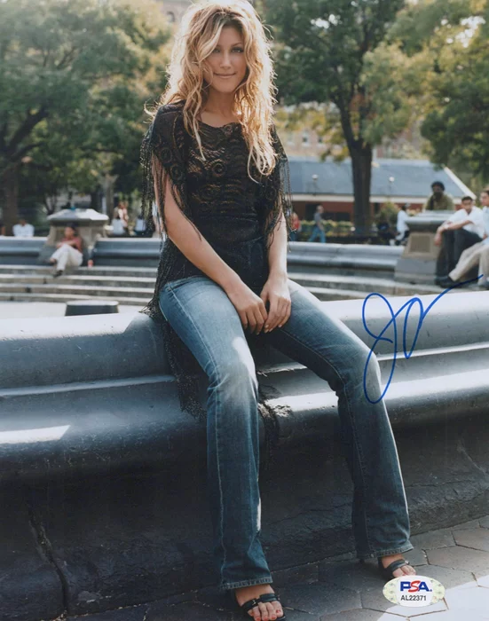 Jennifer Esposito autograph