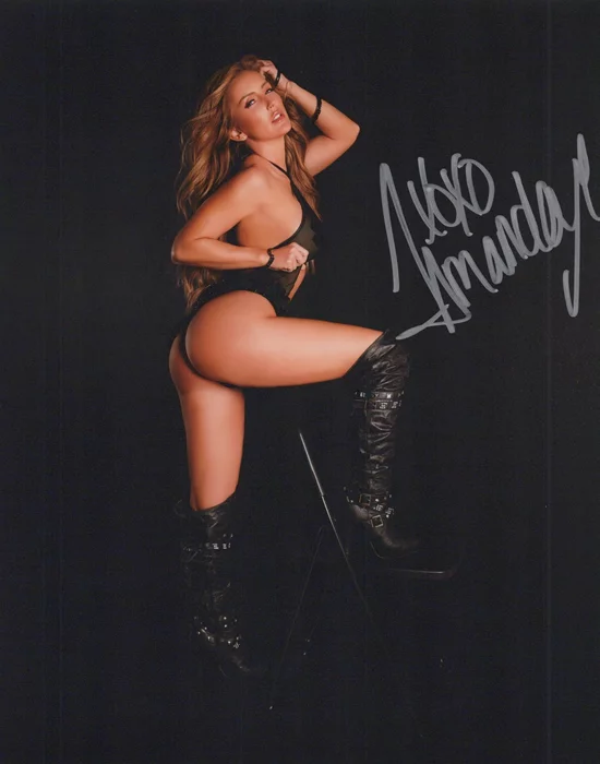 Amanda Paris autograph