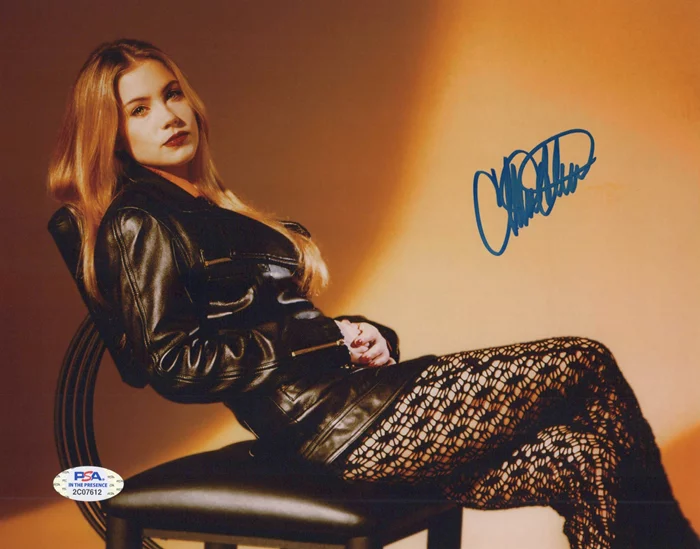 Christina Applegate autograph
