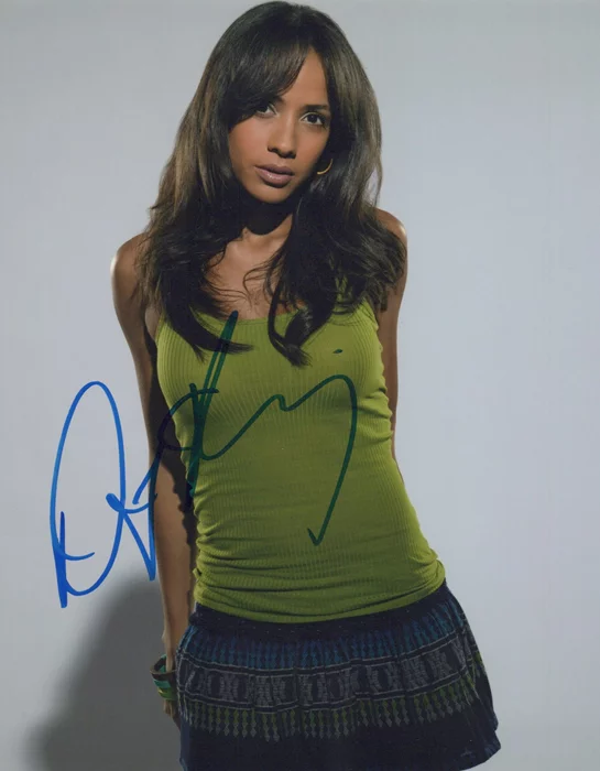 Dania Ramirez autograph