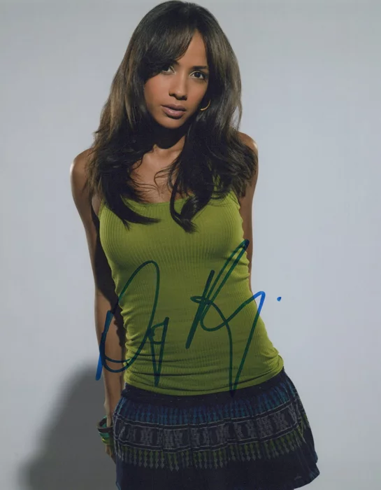 Dania Ramirez autograph