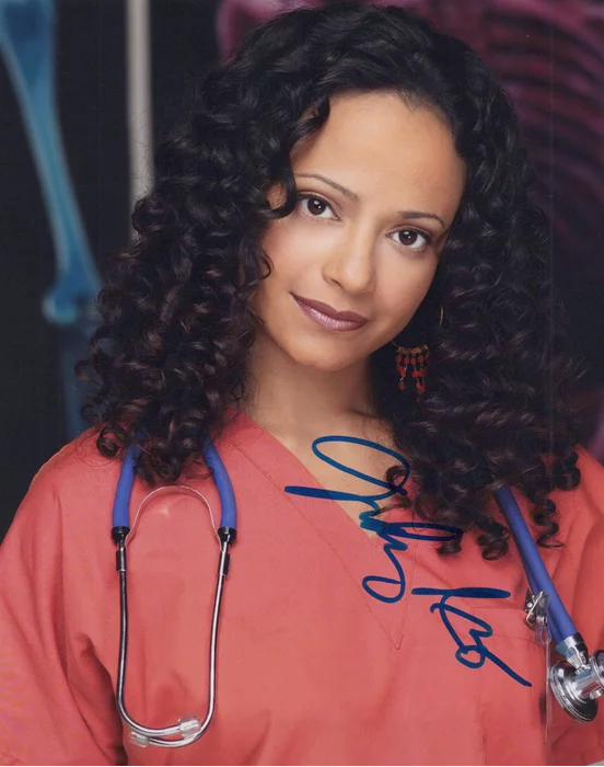 Judy Reyes autograph