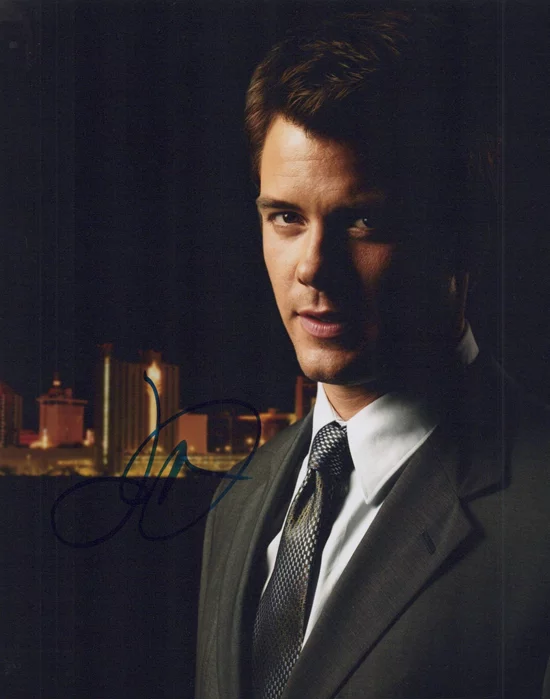 Josh Duhamel autograph
