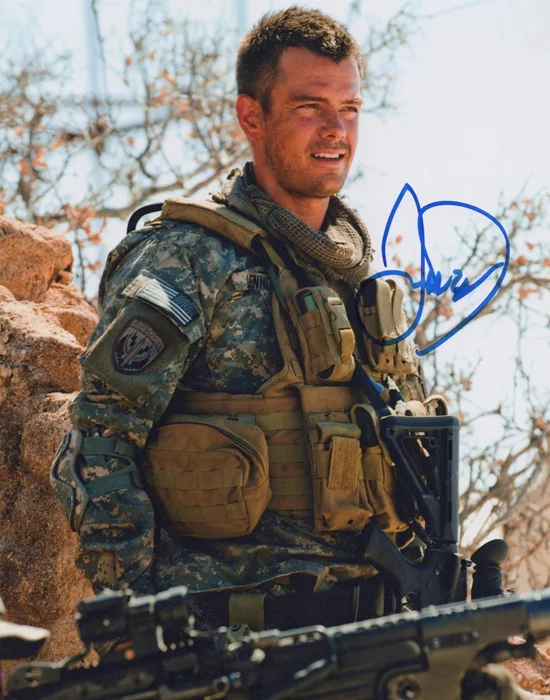 Josh Duhamel autograph