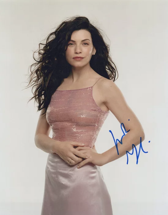 Julianna Margulies autograph