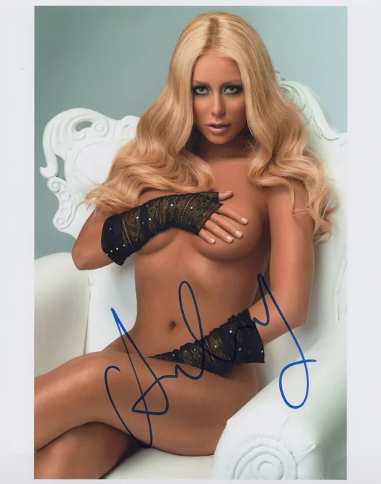 Aubrey O'Day autograph