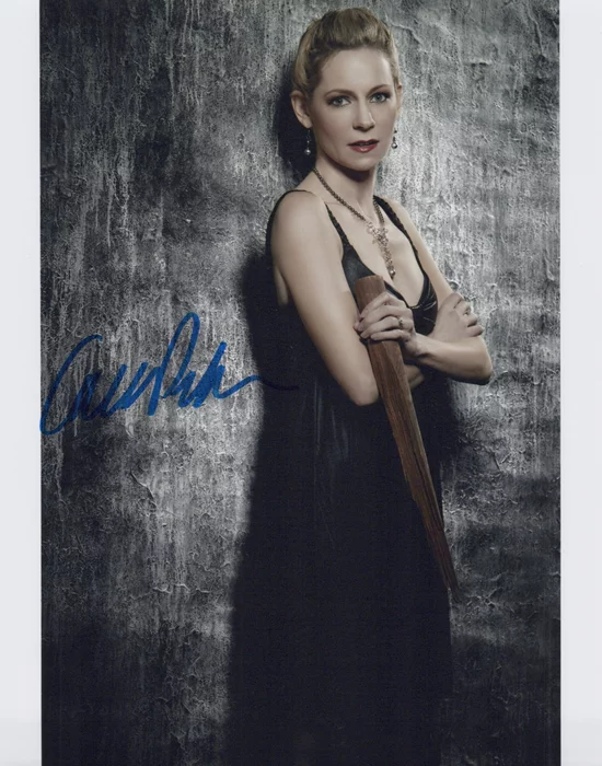 Carrie Preston autograph