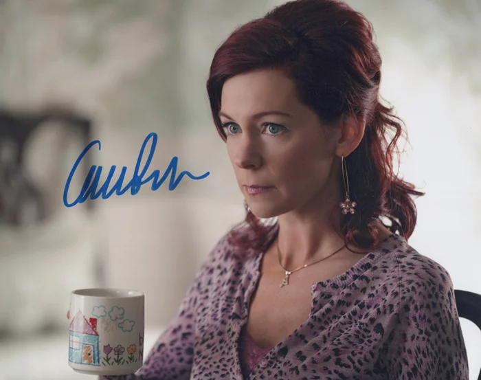 Carrie Preston autograph