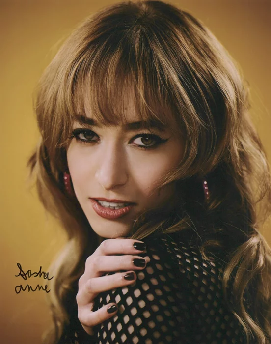 Sasha Anne autograph