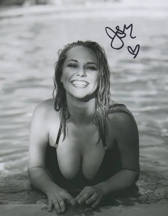 Jess Monroe autograph