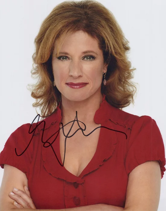 Nancy Travis autograph