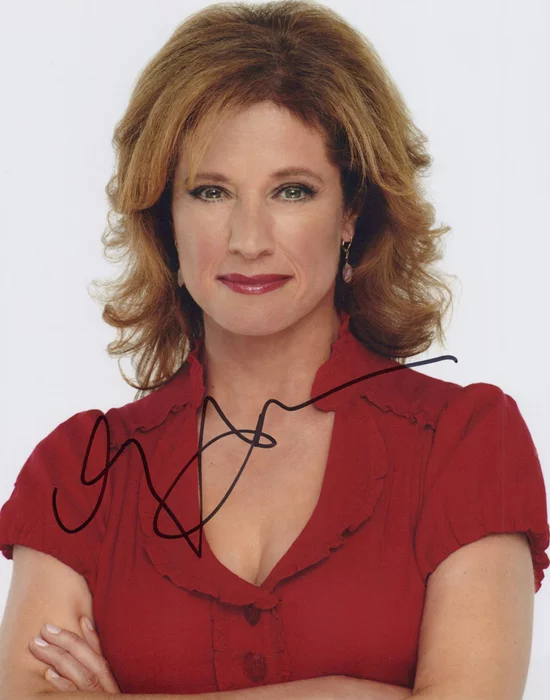 Nancy Travis autograph