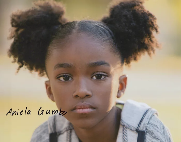 Aniela Gumbs autograph