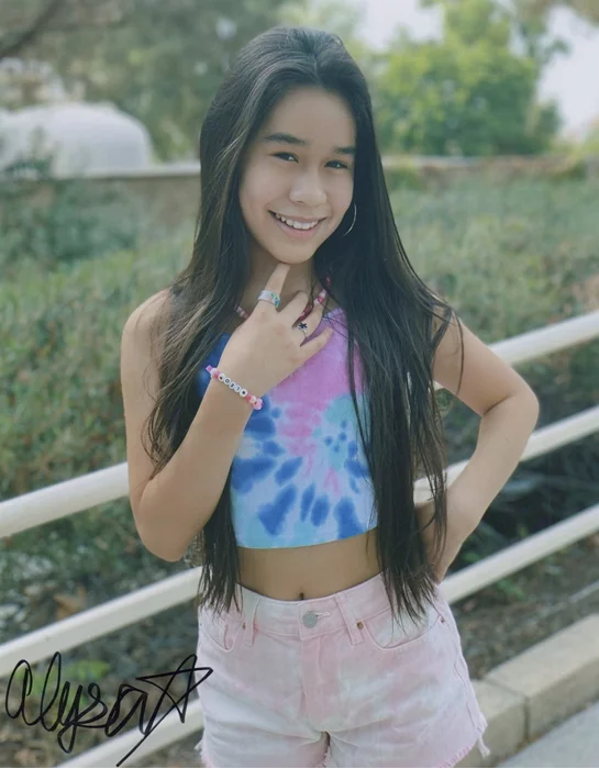 Alyssa Gutierrez-Sierra autograph