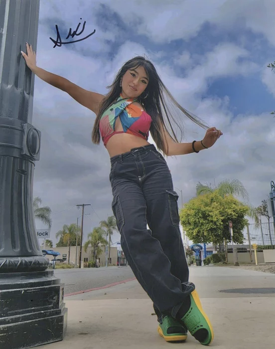 Lexi Soleil Hernandez autograph