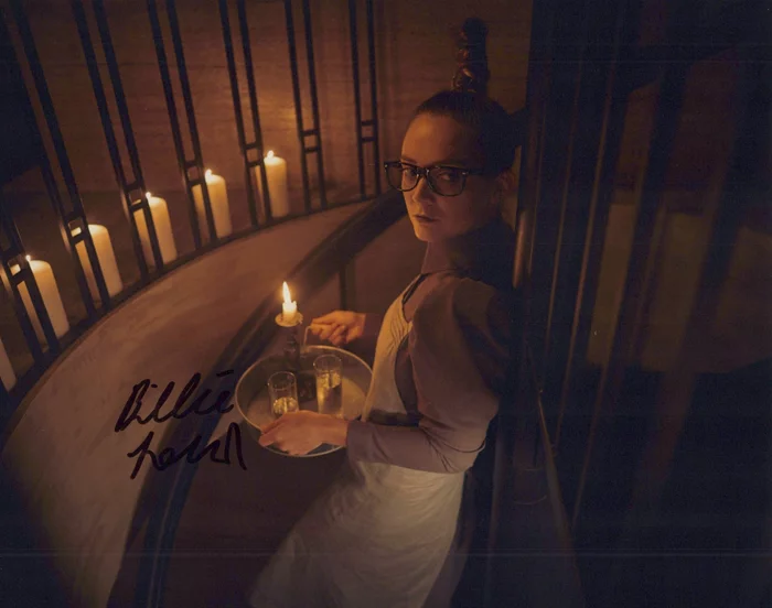 Billie Lourd autograph