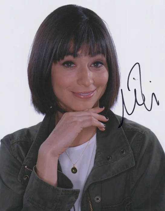Melissa Villasenor autograph