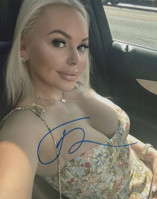 Julia Brin autograph