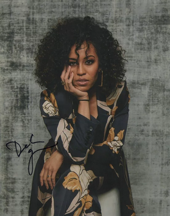 Dawn-Lyen Gardner autograph