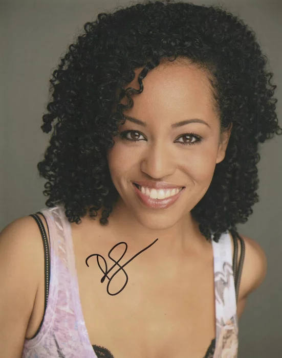 Dawn-Lyen Gardner autograph