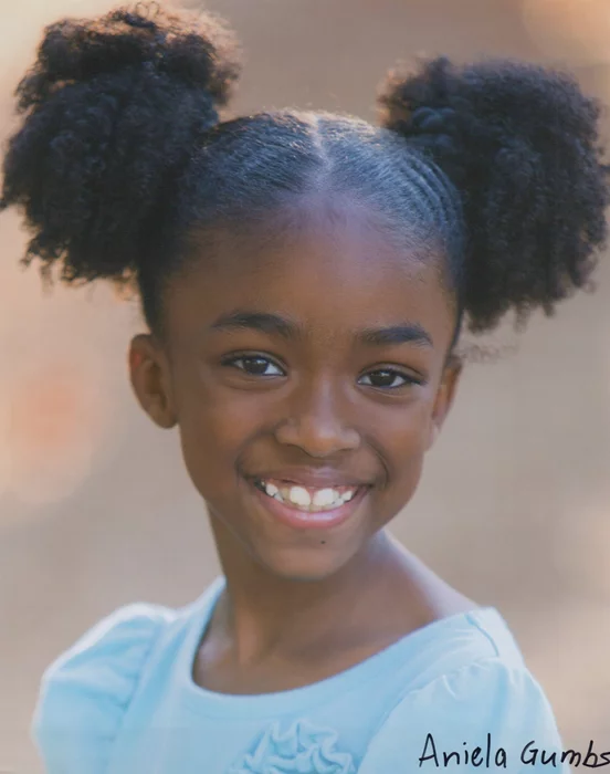 Aniela Gumbs autograph