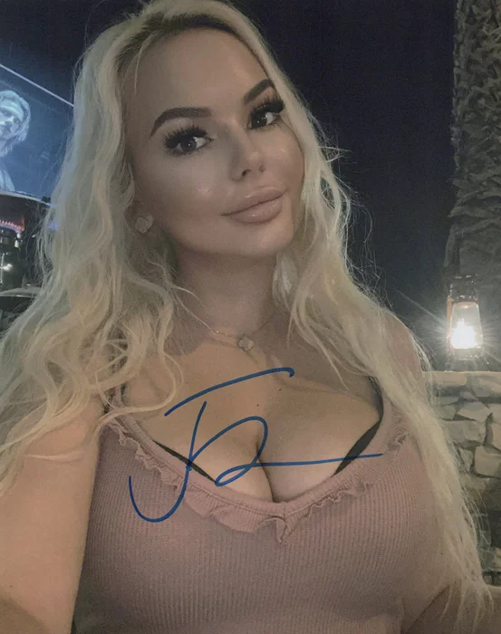 Julia Brin autograph