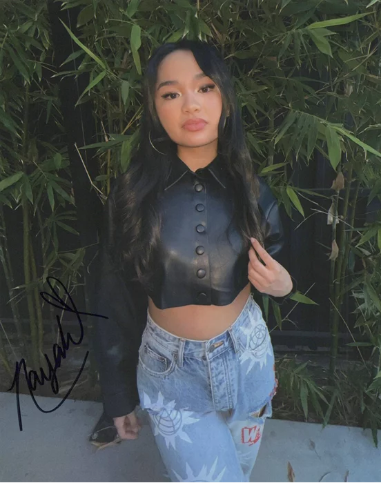Nayah Damasen autograph