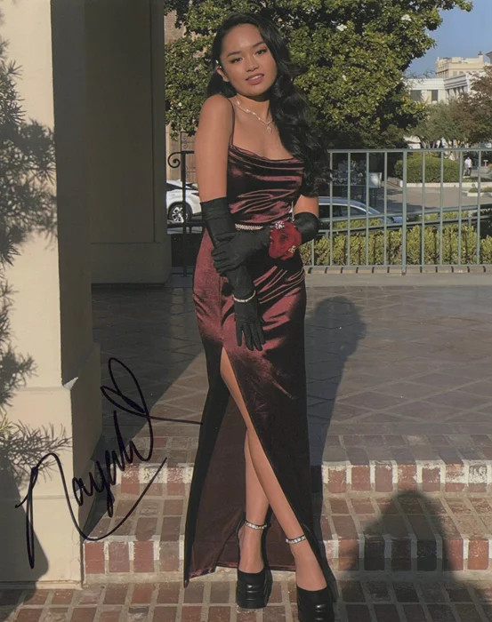 Nayah Damasen autograph