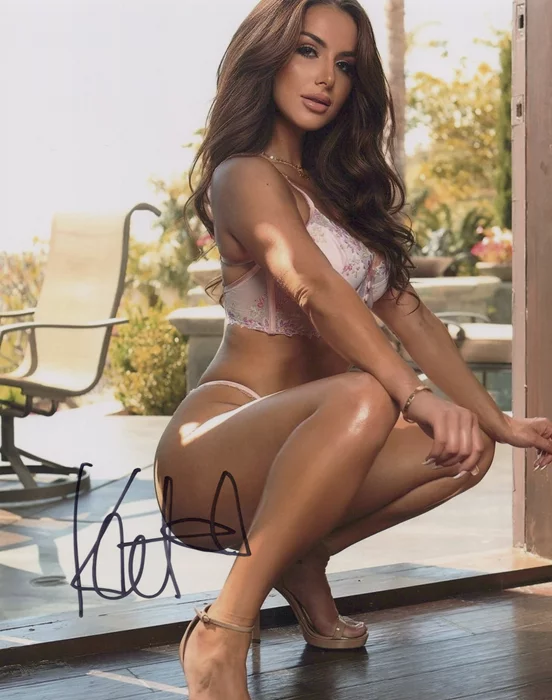 Kitty Darlin autograph