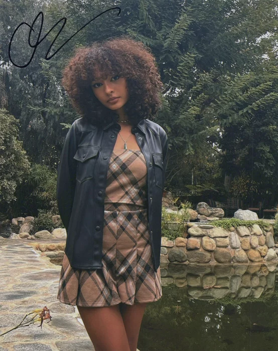 Cheyenne Hinojosa autograph