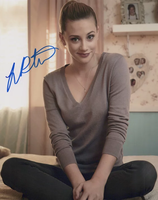 Lili Reinhart autograph