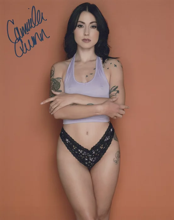 Camila Quinn autograph