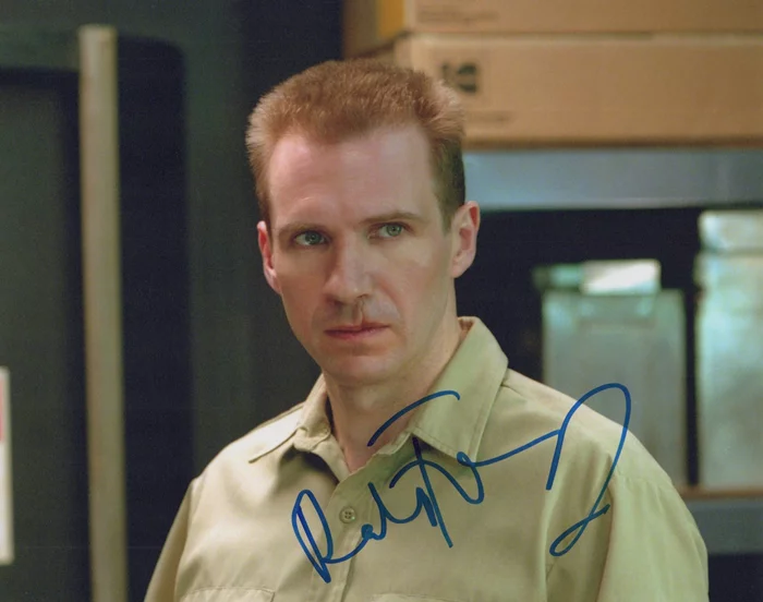 Ralph Fiennes autograph