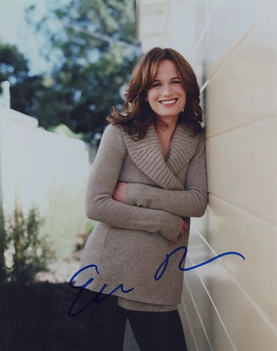 Elizabeth Reaser autograph
