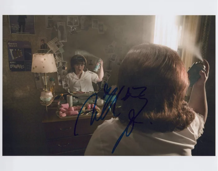 Nikki Blonsky autograph