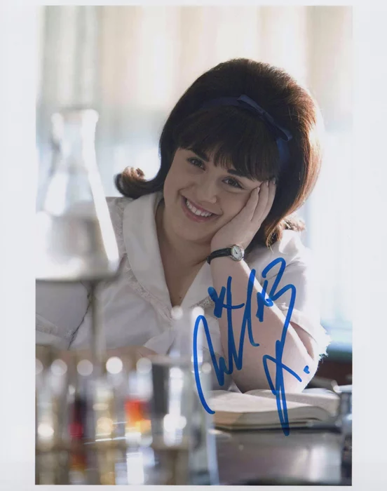Nikki Blonsky autograph