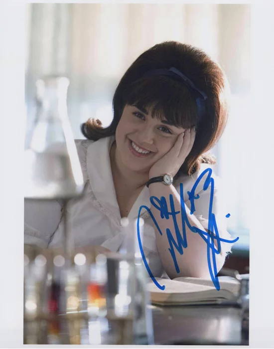 Nikki Blonsky autograph