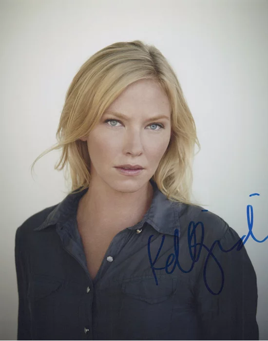 Kelli Giddish autograph
