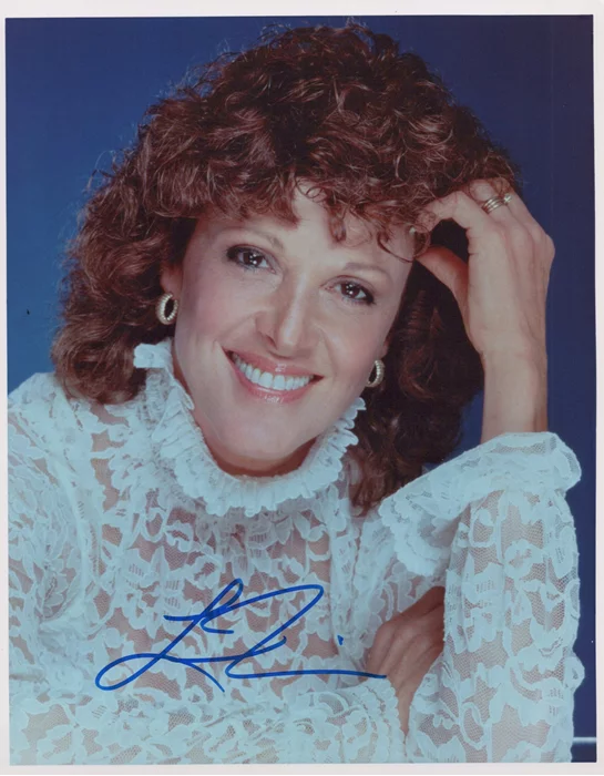Linda Lavin autograph
