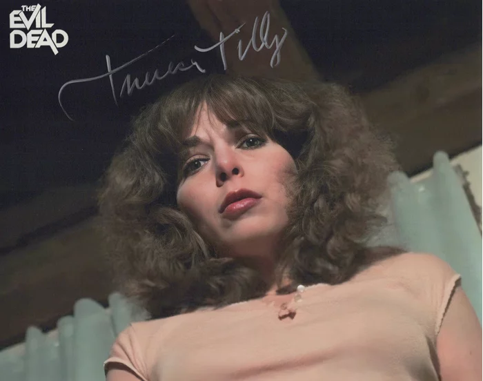 Theresa Tilly autograph