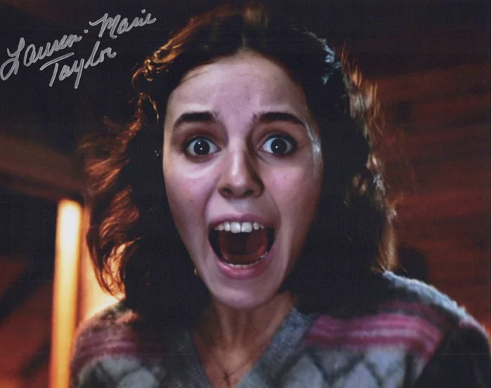 Lauren-Marie Taylor autograph