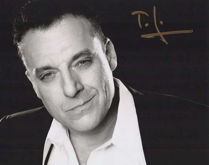 Tom Sizemore autograph