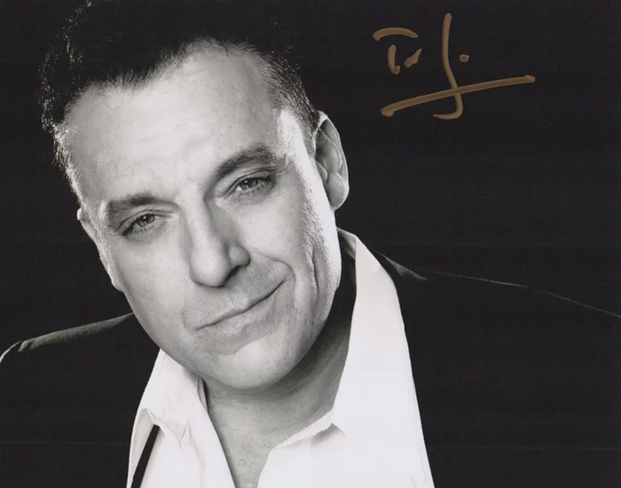 Tom Sizemore autograph