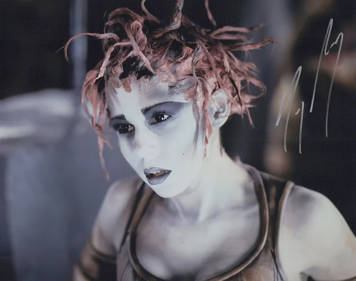 Gigi Edgley autograph