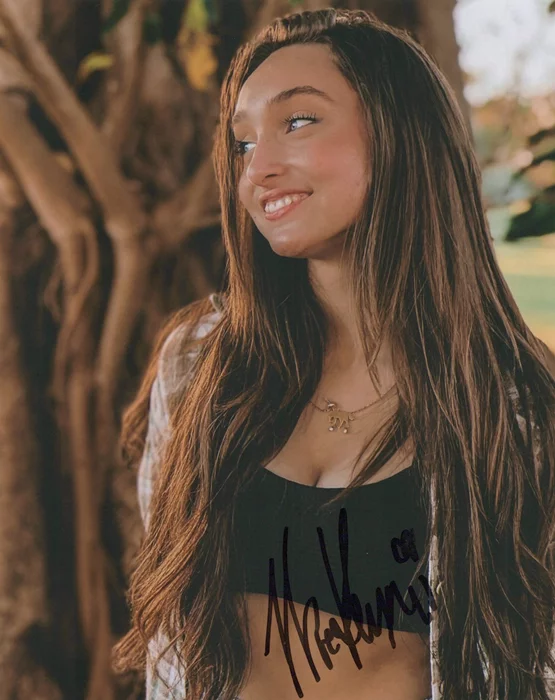 McKenzi Brooke autograph