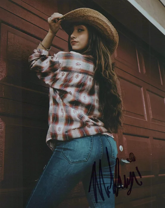 McKenzi Brooke autograph